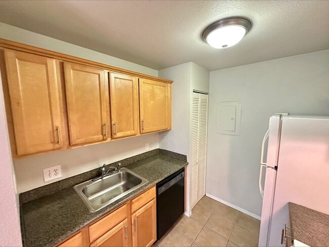 Photo - 6105 N 16th St