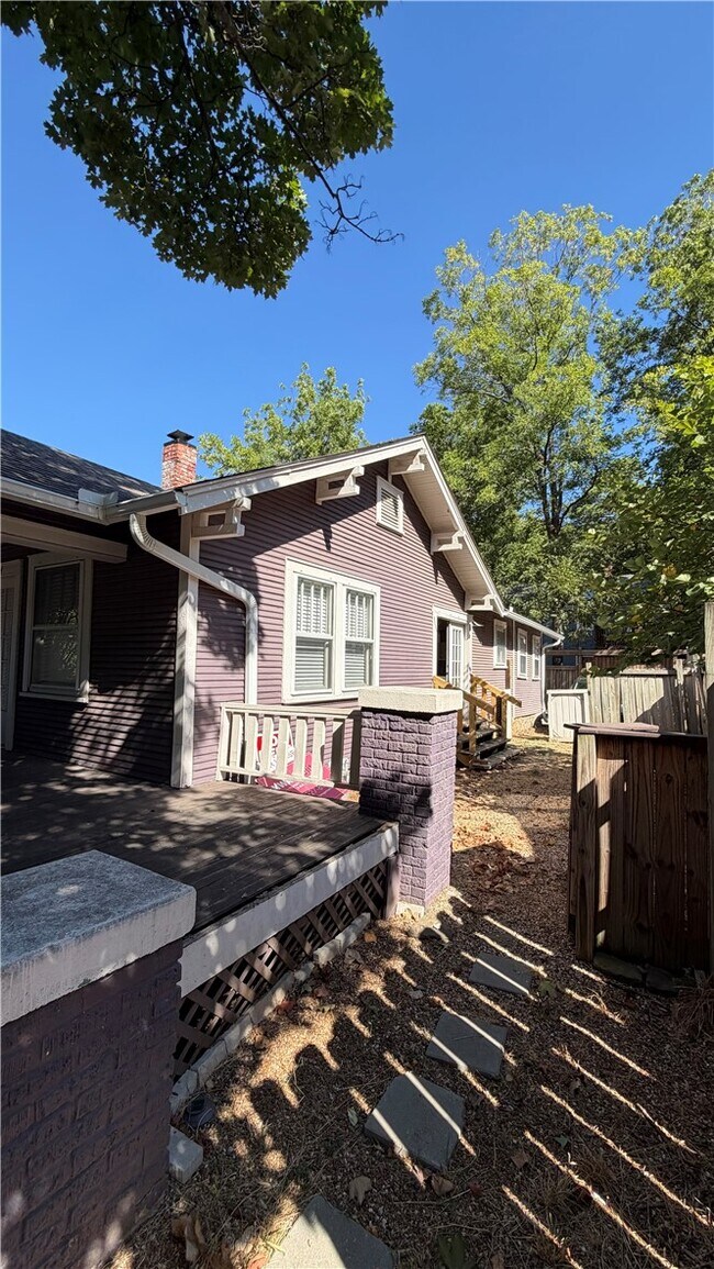 224 W Watson St