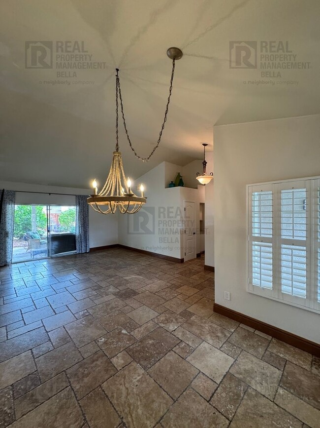 Photo - Spacious & Stylish Living in the Heart of Lake Elsinore