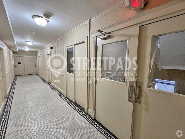 Building Photo - 1 bedroom in Boston MA 02135 Rental