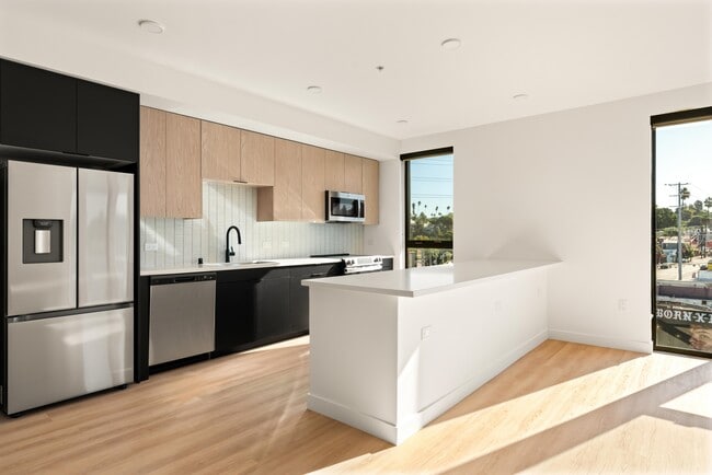 Building Photo - Mysa