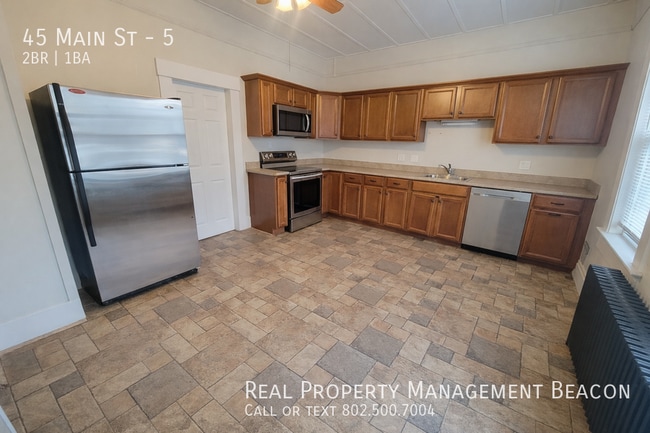 Building Photo - 45 Main St Unit 5