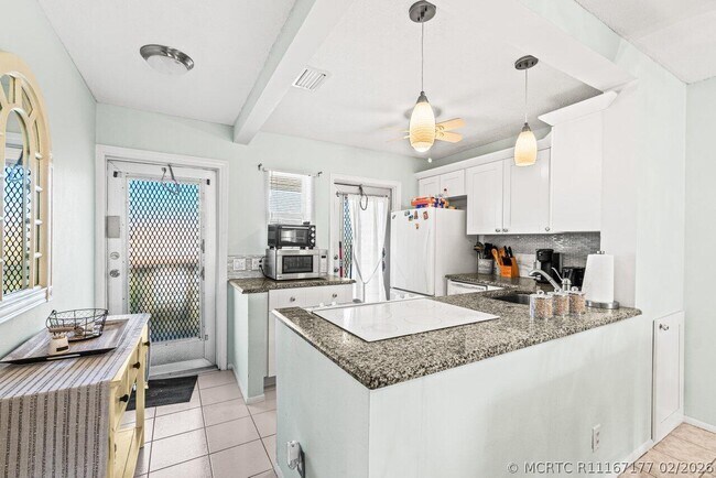 Photo - 2121 NE 1st Ct Unit 202