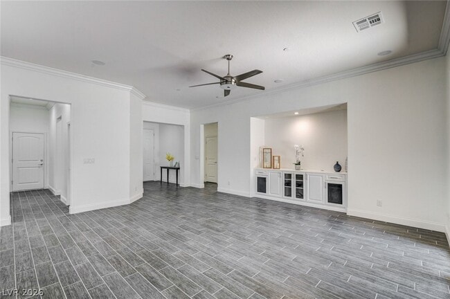 Photo - 933 Everest Peak Ave