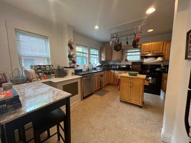 Building Photo - 98 Westbourne Ter Unit 1
