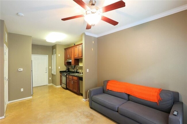 Photo - 910 W 25th St Unidad 302