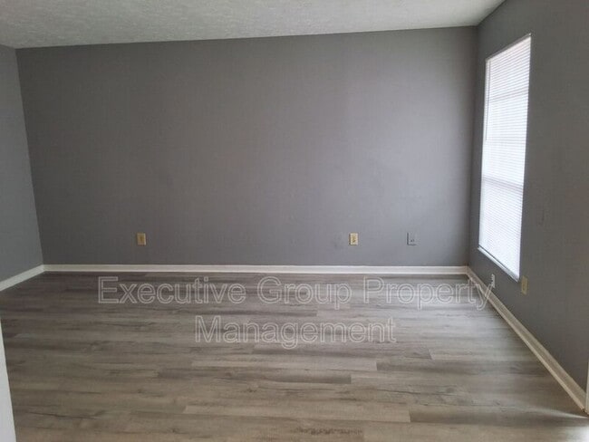 Photo - 246 Elmwood Dr