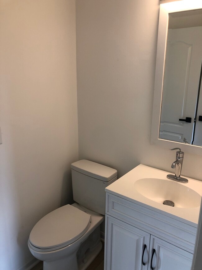 Photo - 865 W 136th St