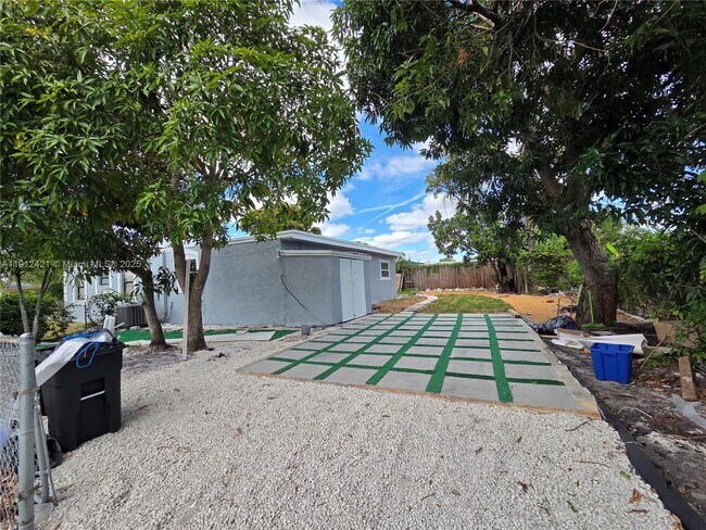 Photo - 2124 S Beech Rd