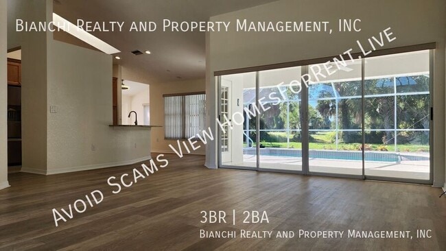 Photo - 692 Rotonda Cir