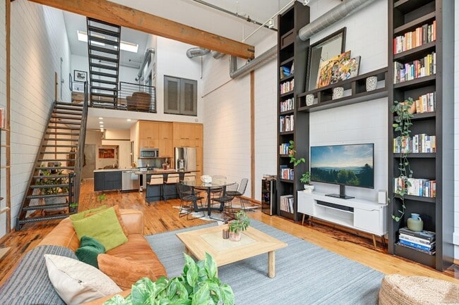 Building Photo - 801 N Washington Ave Rental
