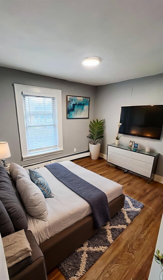 Photo - 419 Plainfield Ave Unit 5