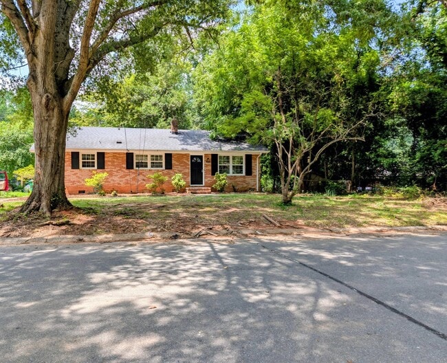 Photo - 3927 Glenville Ave