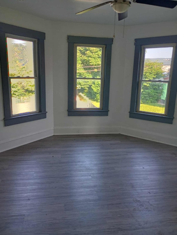 Photo - 108 Springdale St