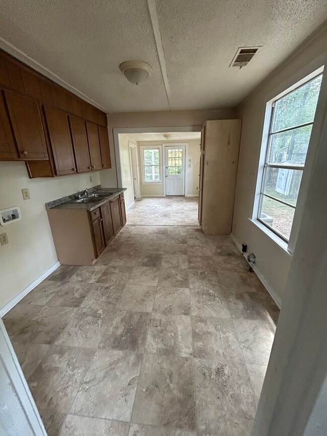 Photo - 3 Bedroom home central air and heat