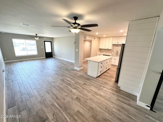 2220 E Heatherbrae Dr