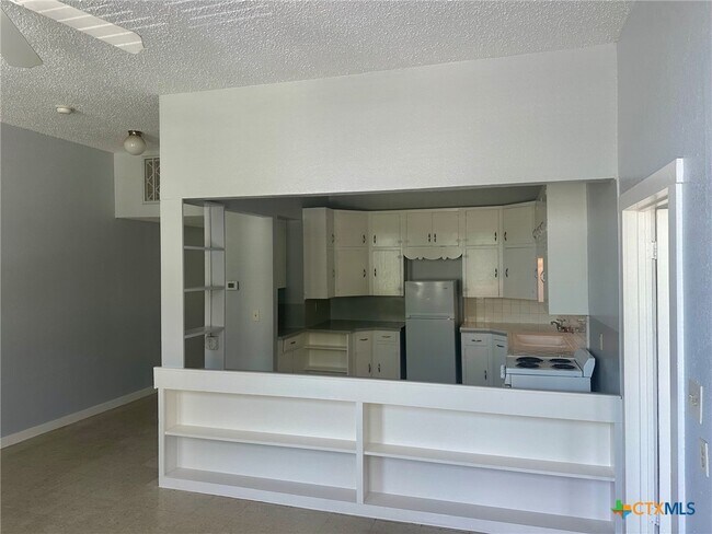 Photo - 140 E San Antonio St Unit 5