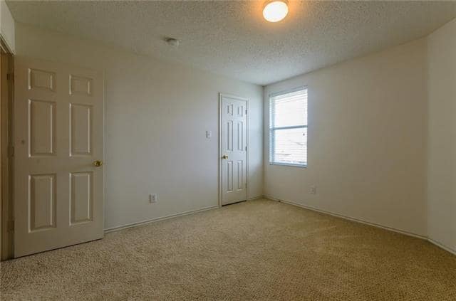 Photo - 704 Hanceville Way