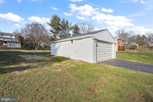Photo - 4411 Fairview Ave