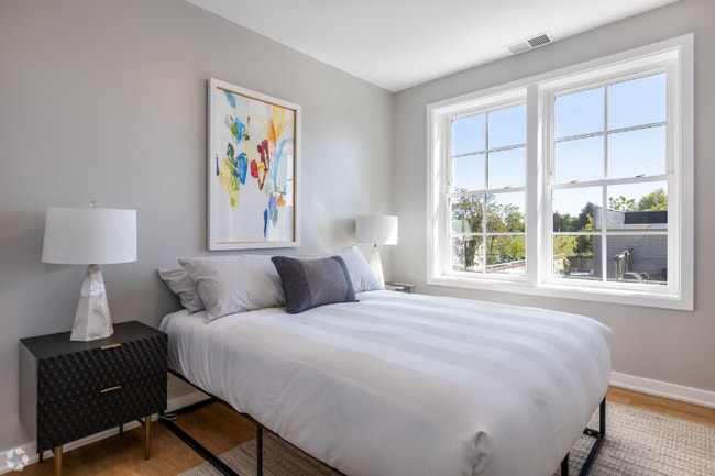 Photo - 2210 Wisconsin Ave NW Unidad 419