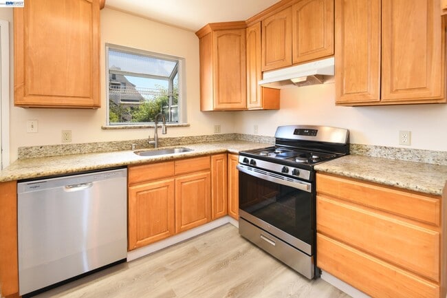 Photo - 2716 Adeline St