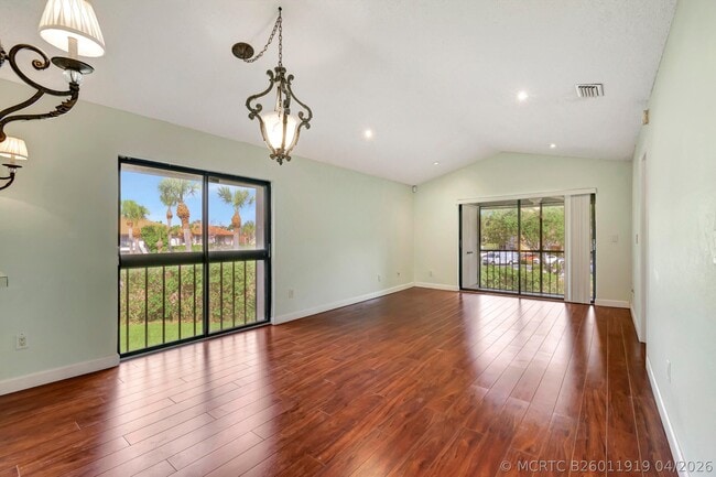 Building Photo - 351 Club Cir Unit 207