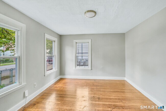 718 Winchester Ave Unit 1