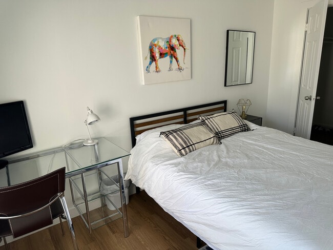 Photo - 10111 Golden Meadow Dr Unidad F