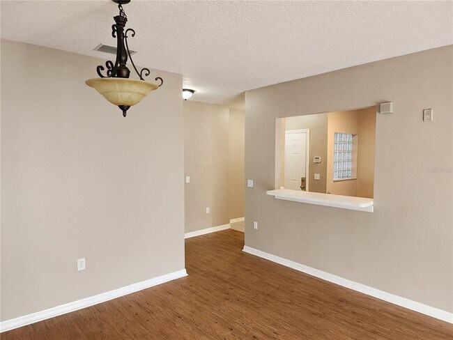 Photo - 9619 Lakedale Way Unidad 202