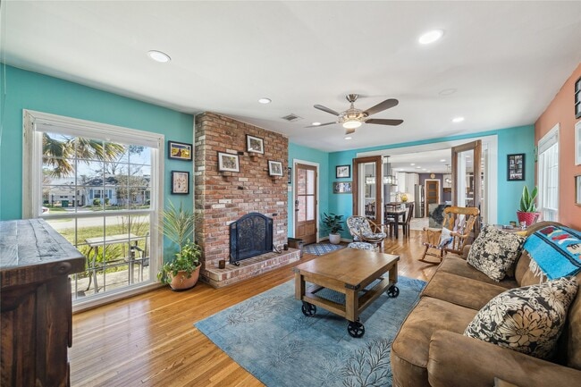 Photo - 701 W 32nd St