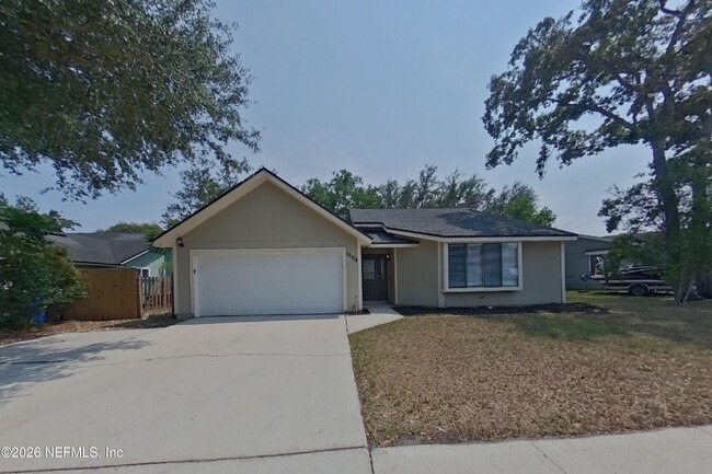 Building Photo - 12124 Roundham Ln N