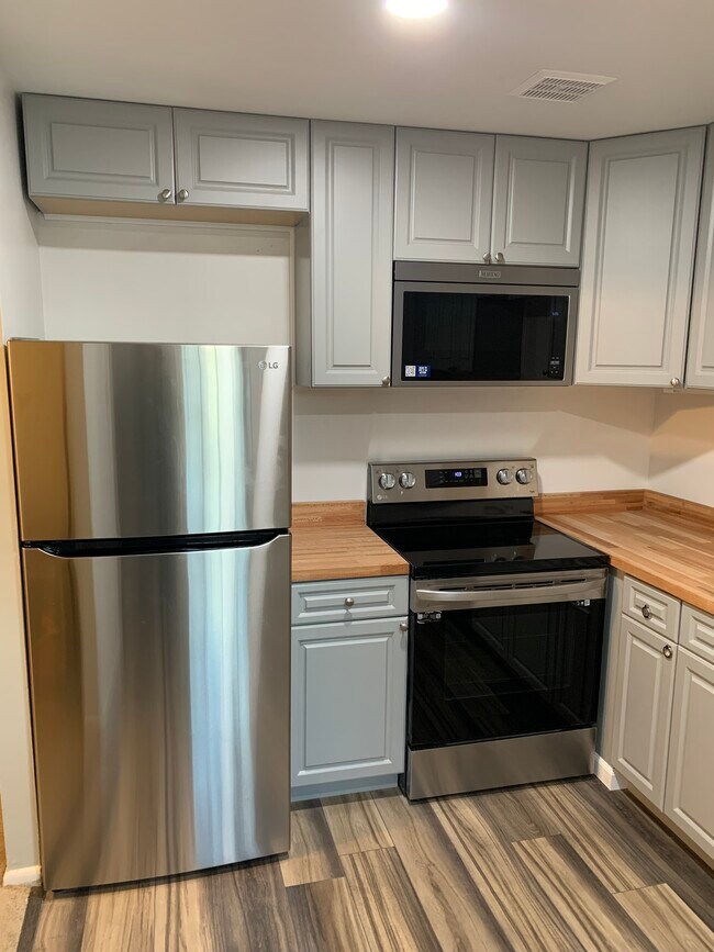Photo - 4000 Gypsy Ln Condo Unit 420