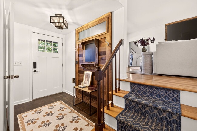 Photo - 218 East St