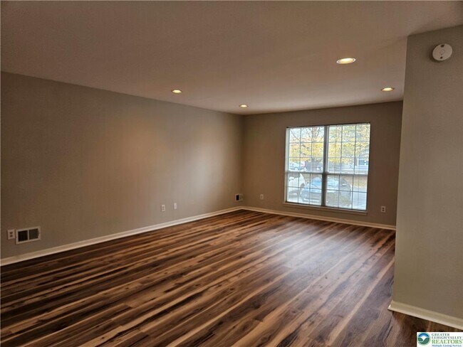 Photo - 1876 Mansfield St