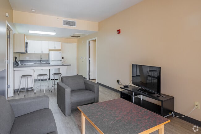 2BR, 2BA - 815SF - Living Room