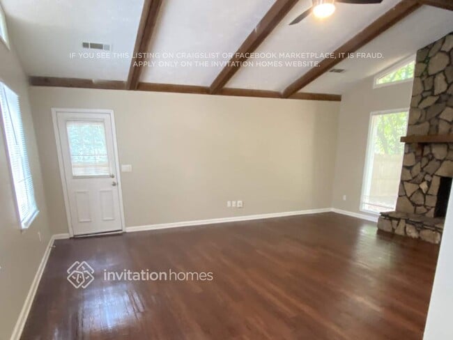 Photo - 1234 Woodland Ct SE