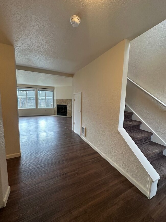 Photo - 510081STPLSW Apartment Unit B