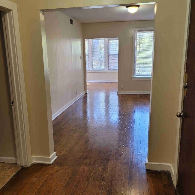 Photo - 6725 S Clyde Ave Unidad 3