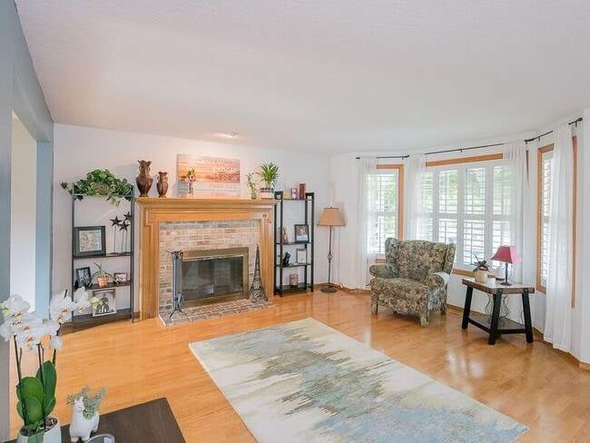 Photo - 1810 NE Estate Dr