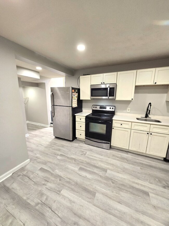 Photo - 457 Admiral St Unit 1