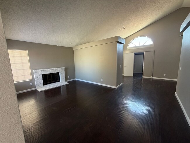 Photo - 4937 Sunburst Dr