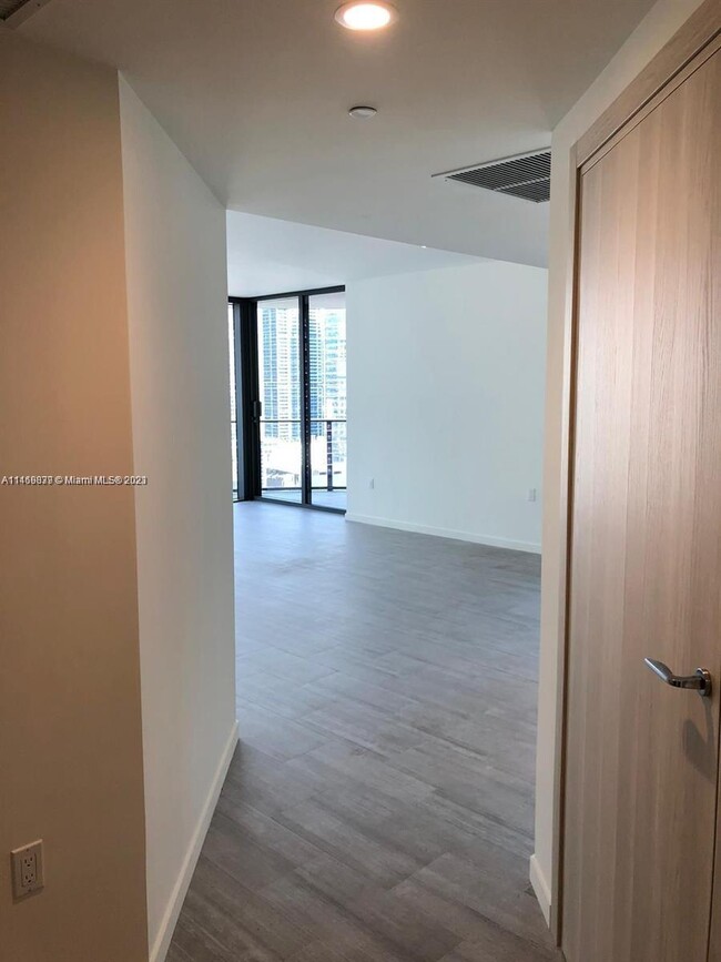 Photo - 1000 Brickell Plz Condo Unit 2915