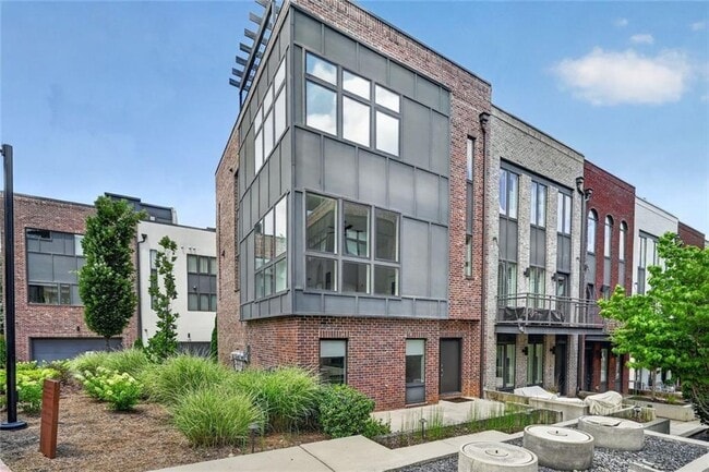 Building Photo - 1214 Chelsea Cir NW