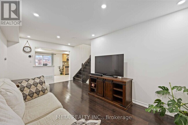 Photo - 210 Cabin Trail Crescent