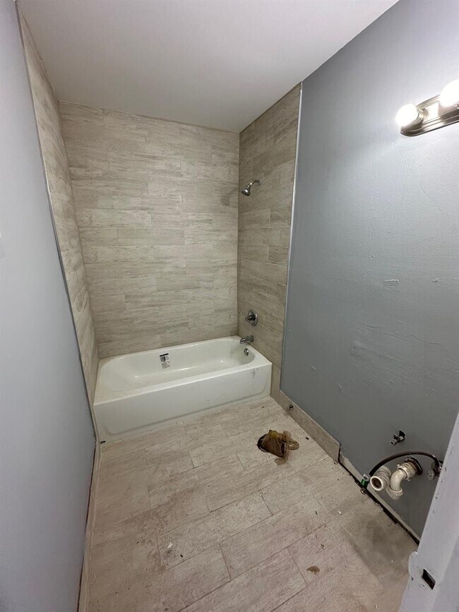 Photo - 403 NW 32nd Ct Apartments Unit 206