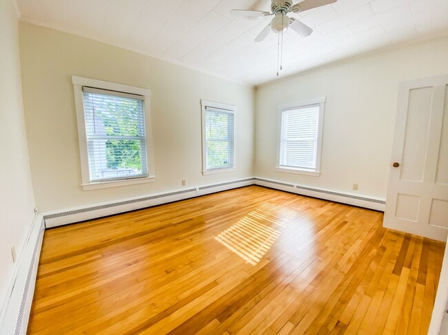13 Crosby St Unit 3