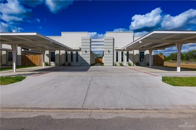 Building Photo - 15 Briggs Rd Unit B