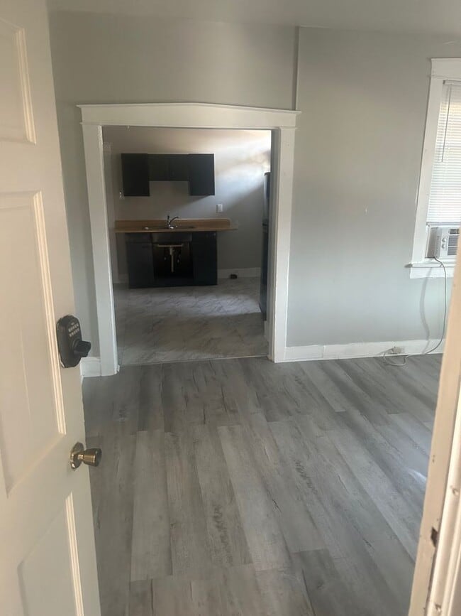Building Photo - Lime Street Lancaster Unit Apt 1