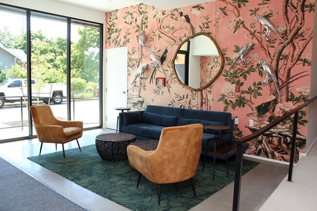 Photo - 1611 N Rosa Parks Way Unidad 102