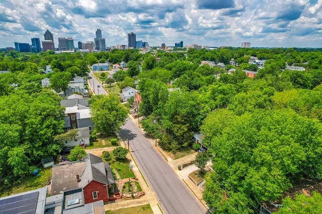 Photo - 815 E Davie St